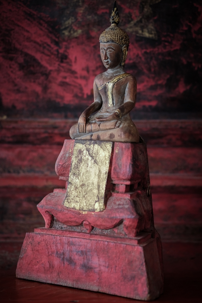 #woodthaibuddha #thaibuddha #lannabuddha #buddha #buddhas 3buddhastatue #antiquebuddha #antiquebuddhas #buddhaforsale